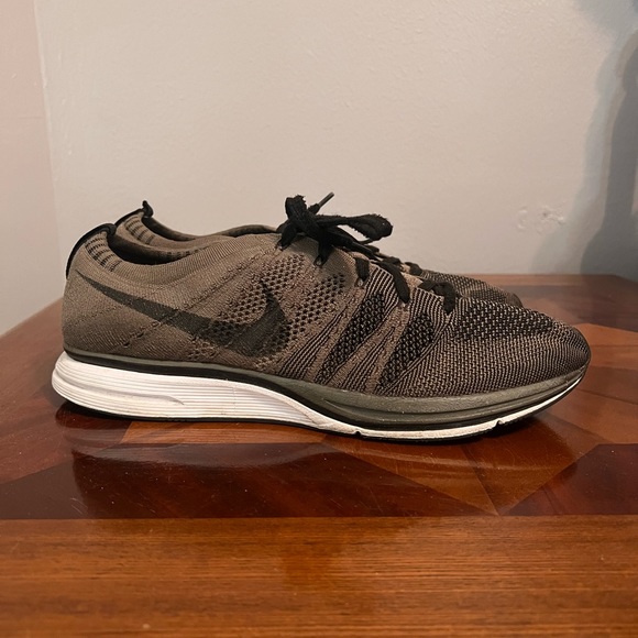 Nike Flyknit - Picture 1 of 5